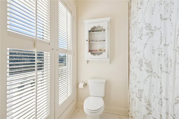 $1,700,000 | 19 Pebble Beach Lane, New Orleans, LA 70131