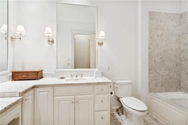 $1,700,000 | 19 Pebble Beach Lane, New Orleans, LA 70131