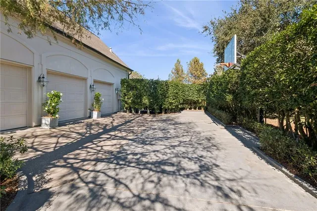 $1,700,000 | 19 Pebble Beach Lane, New Orleans, LA 70131