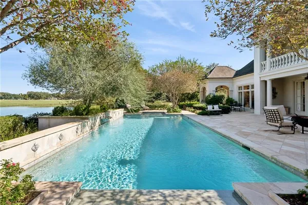 $1,700,000 | 19 Pebble Beach Lane, New Orleans, LA 70131