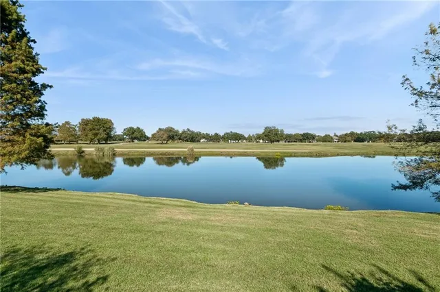 $1,700,000 | 19 Pebble Beach Lane, New Orleans, LA 70131