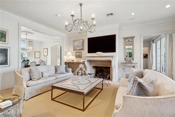 $1,700,000 | 19 Pebble Beach Lane, New Orleans, LA 70131