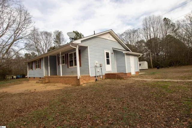 $169,900 | 64 November Court, Laurens, SC 29360