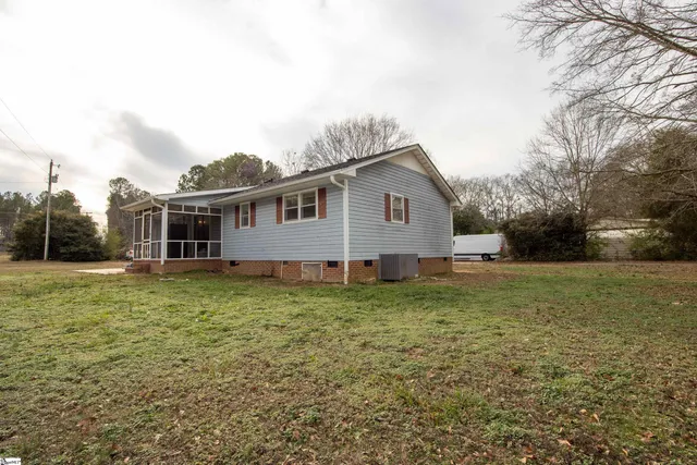 $169,900 | 64 November Court, Laurens, SC 29360