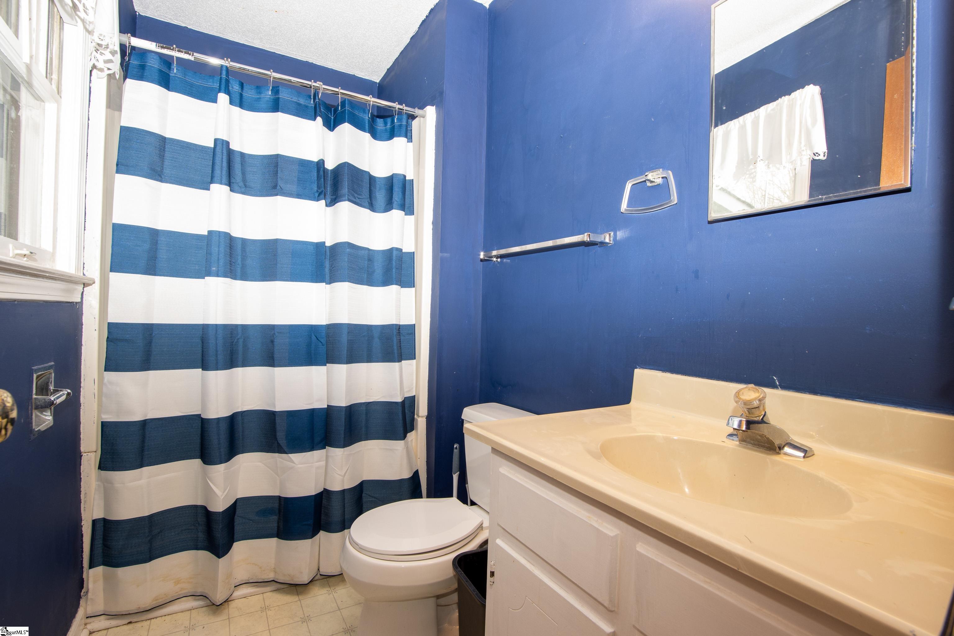 64 November Court Laurens, SC 29360 - Photo 7 of 28