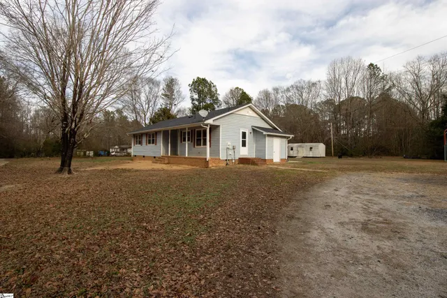 $169,900 | 64 November Court, Laurens, SC 29360