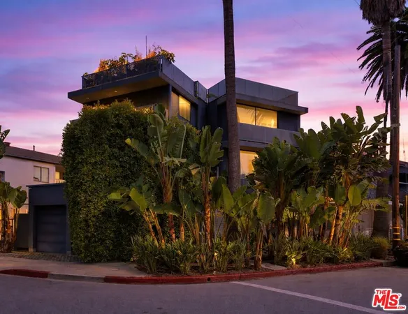 $2,625,000 | 407 Rialto Avenue, Venice, CA 90291