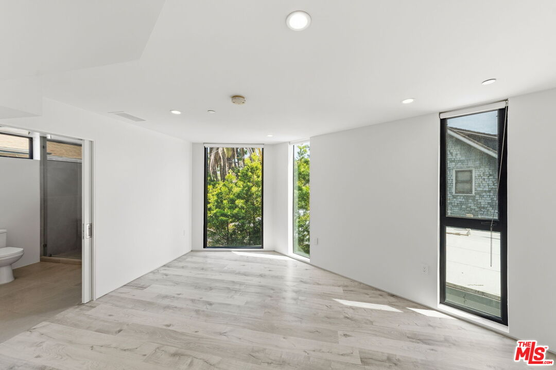 407 Rialto Avenue Venice, CA 90291 - Photo 19 of 41