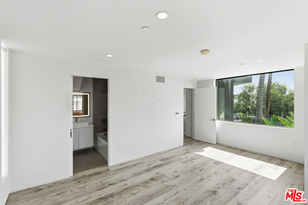 407 Rialto Avenue Venice, CA 90291 - Photo 23 of 41