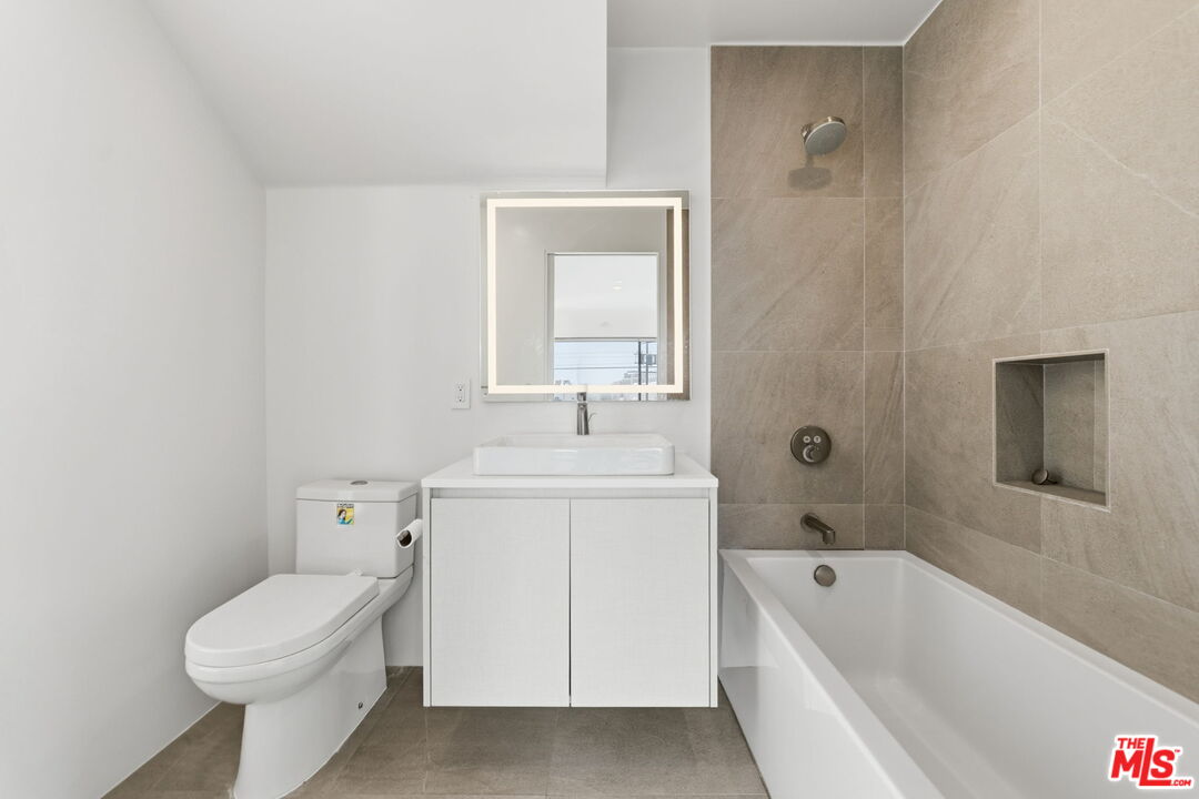 407 Rialto Avenue Venice, CA 90291 - Photo 24 of 41