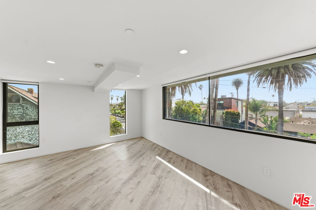 407 Rialto Avenue Venice, CA 90291 - Photo 27 of 41