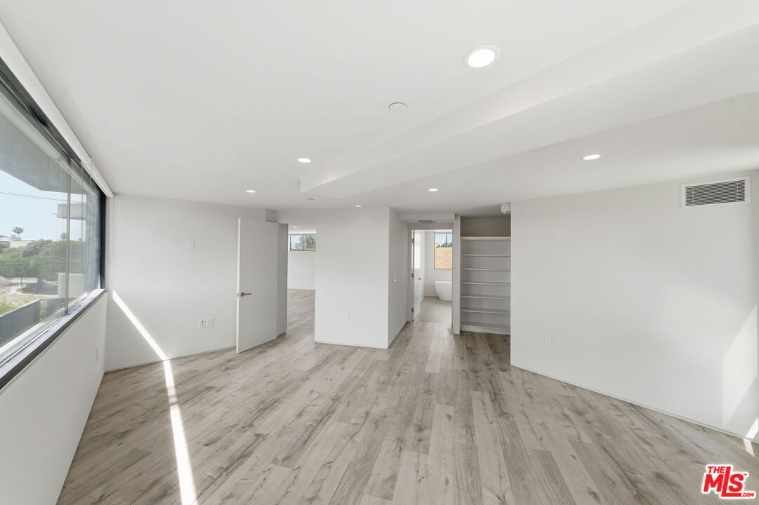 407 Rialto Avenue Venice, CA 90291 - Photo 28 of 41