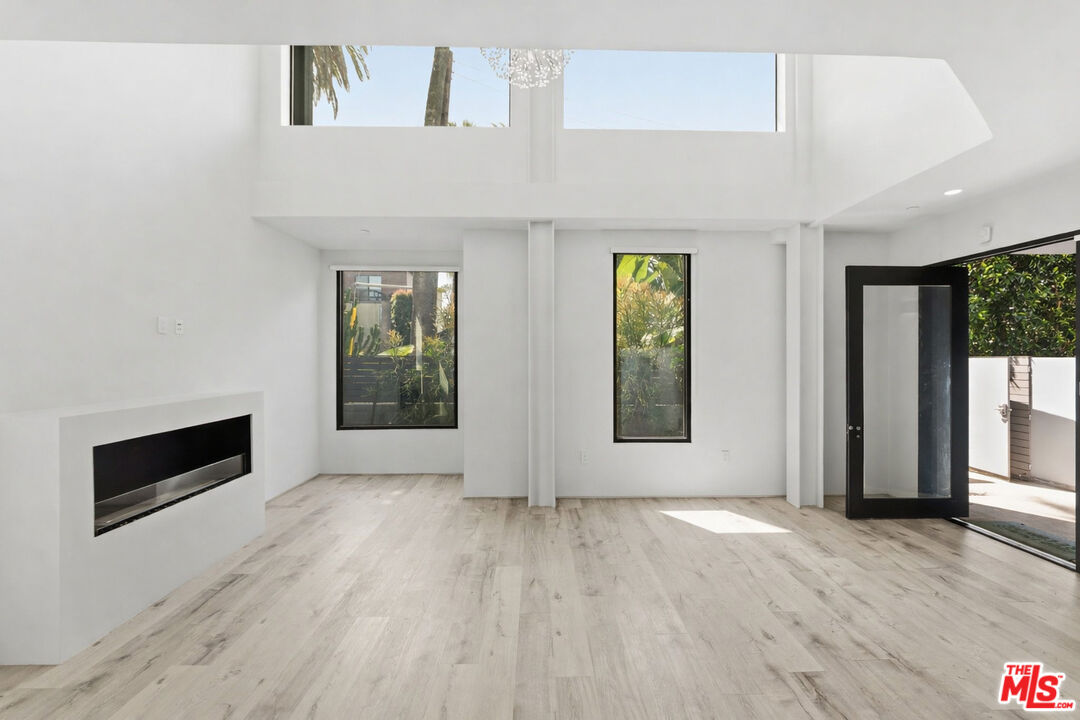 407 Rialto Avenue Venice, CA 90291 - Photo 6 of 41