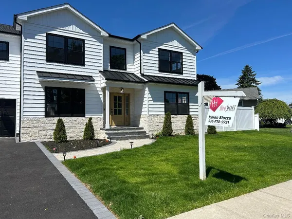$1,499,999 | 26 Essex Road, Bethpage, NY 11714