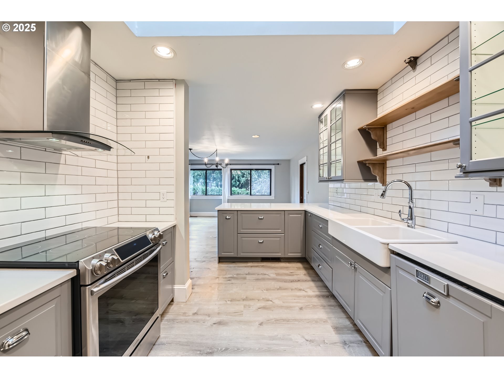 5417 Southwest Garden Home Road Portland, OR 97219 - Photo 7 of 48 Gallery Image 7