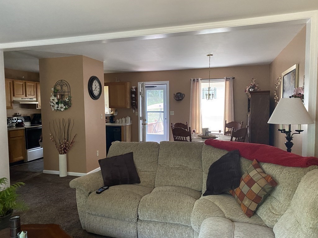 353 Reed Street Swansea, MA 02777 - Photo 6 of 14 Gallery Image 6