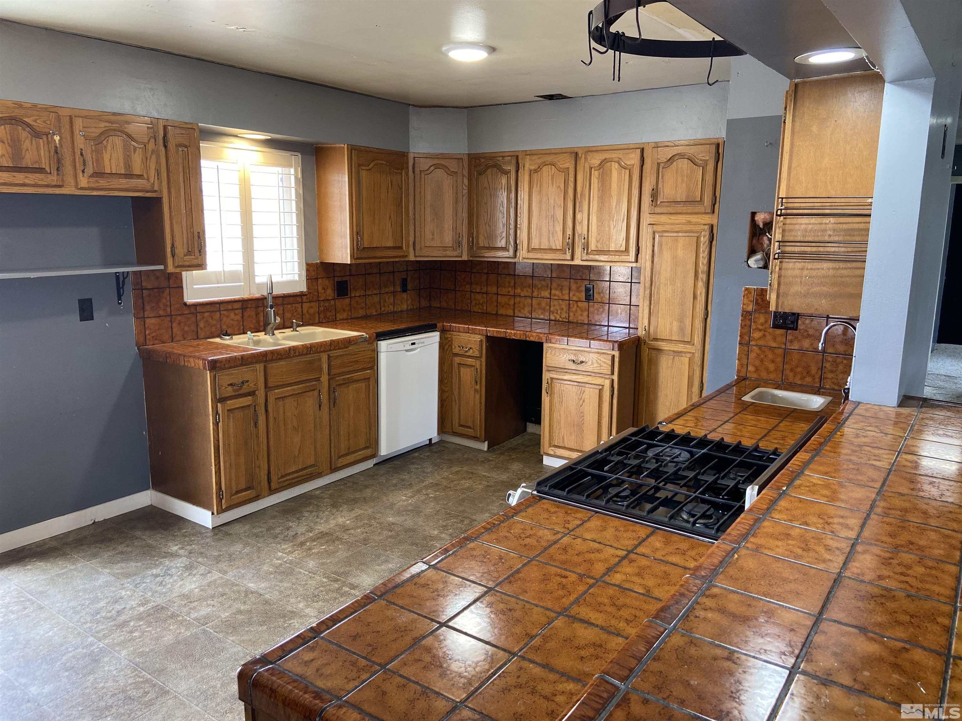 8592 Gate Street Reno, NV 89506 - Photo 4 of 17 Photo 4