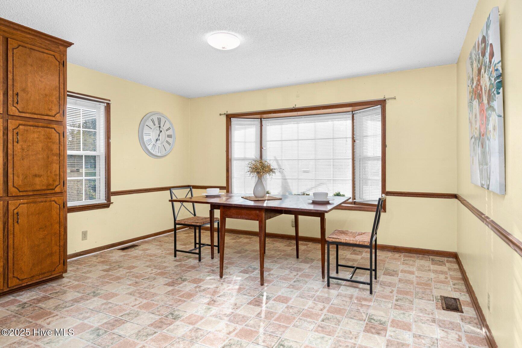 4536 Massey Road Zebulon, NC 27597 - Photo 6 of 23 008-4536MasseyRoad-Zebulon-NC-27597-SMAL