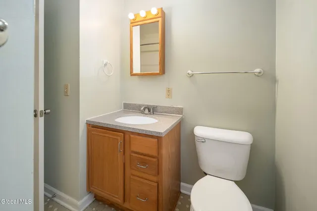 $475,000 | 36-38 Brenda Court, Guilderland, NY 12203