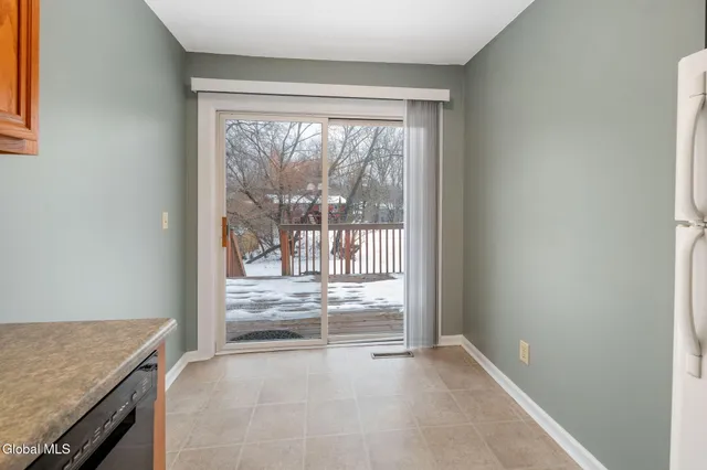 $475,000 | 36-38 Brenda Court, Guilderland, NY 12203