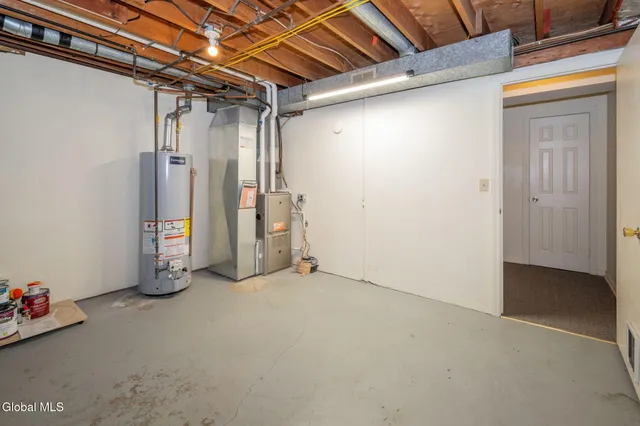 $475,000 | 36-38 Brenda Court, Guilderland, NY 12203