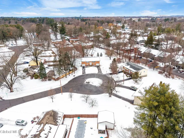 $475,000 | 36-38 Brenda Court, Guilderland, NY 12203