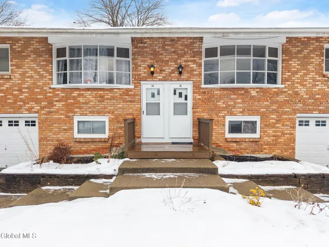 $475,000 | 36-38 Brenda Court, Guilderland, NY 12203