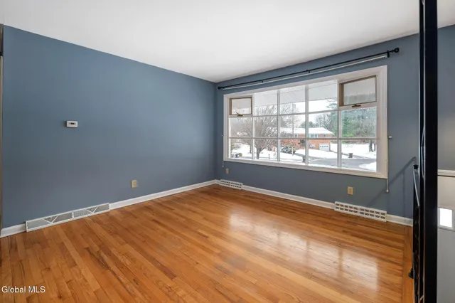 $475,000 | 36-38 Brenda Court, Guilderland, NY 12203