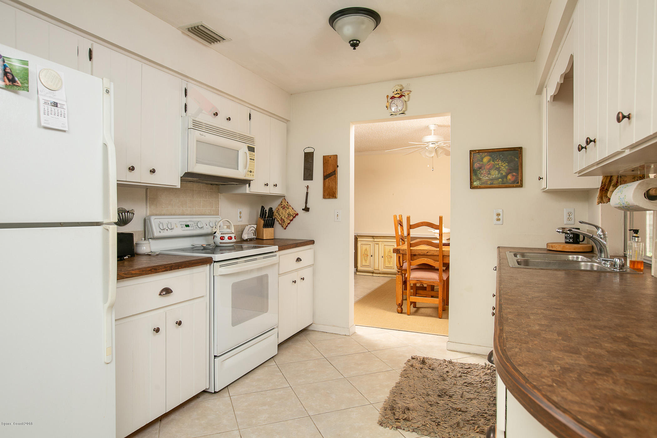 702 Banyan Road Vero Beach, FL 32963 - Photo 5 of 19 12 kitchen