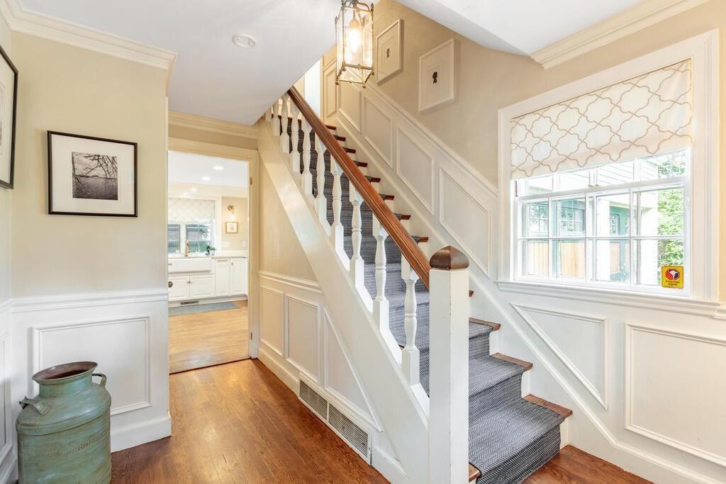 47 Lawson Road Winchester, MA 01890 - Photo 4 of 30