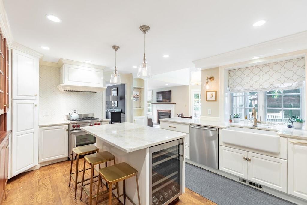 47 Lawson Road Winchester, MA 01890 - Photo 8 of 30