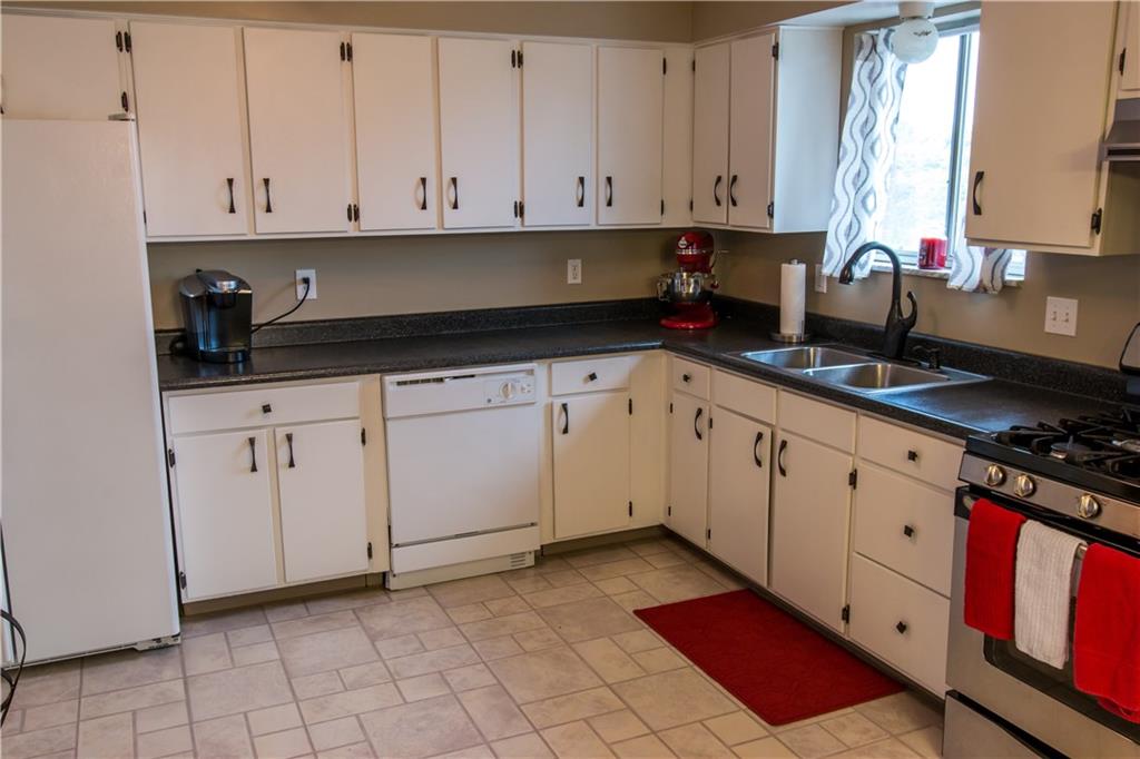 729 Boyce Road Bridgeville, PA 15017 - Photo 10 of 24 kitchen