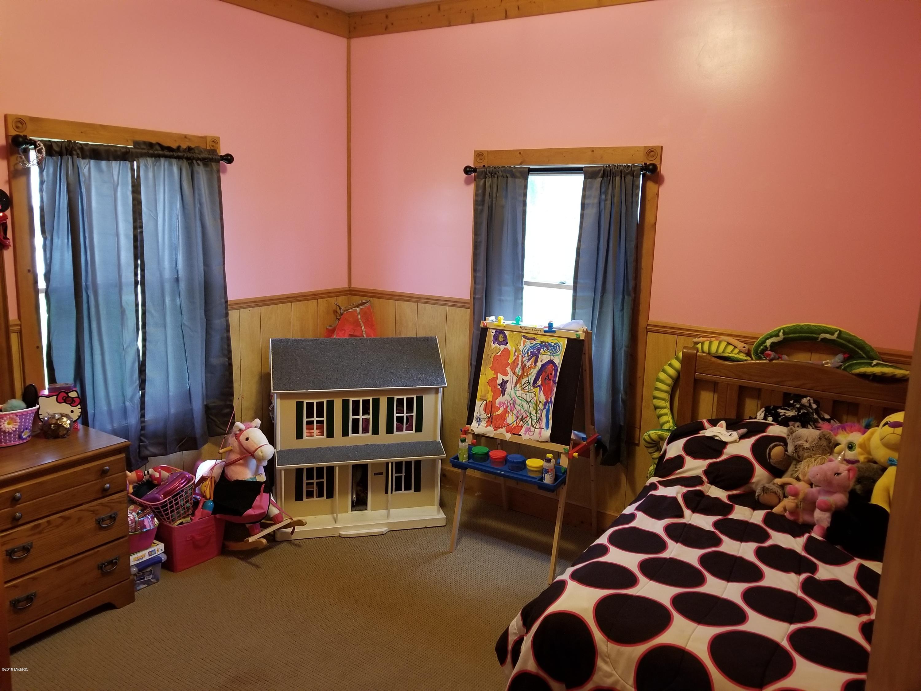4524 North Backus Road Lakeview, MI 48850 - Photo 8 of 13 20190506_190323
