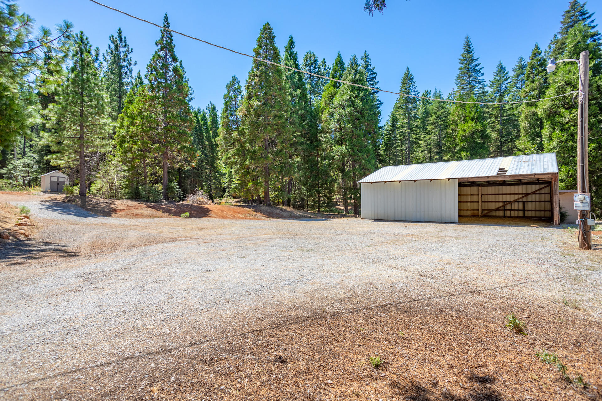33 barn