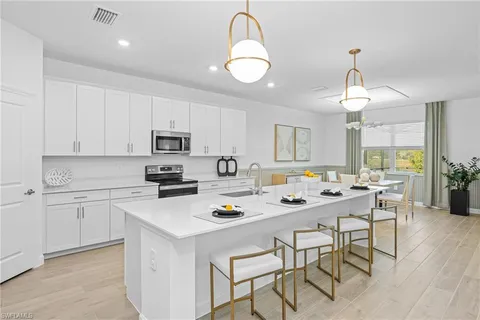 $569,950 | 17393 Stonehill Manor Drive, North Fort Myers, FL 33917