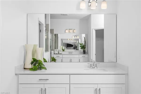 $565,950 | 17393 Stonehill Manor Drive, North Fort Myers, FL 33917