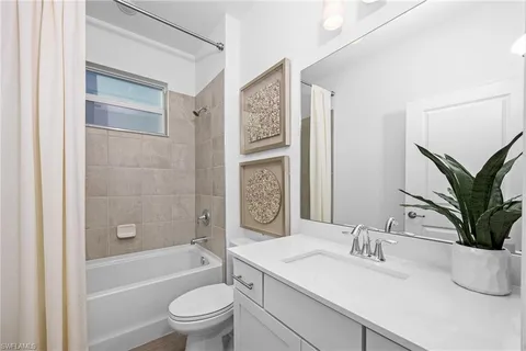 $569,950 | 17393 Stonehill Manor Drive, North Fort Myers, FL 33917