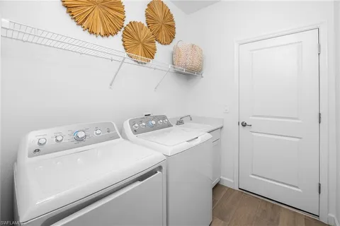 $569,950 | 17393 Stonehill Manor Drive, North Fort Myers, FL 33917