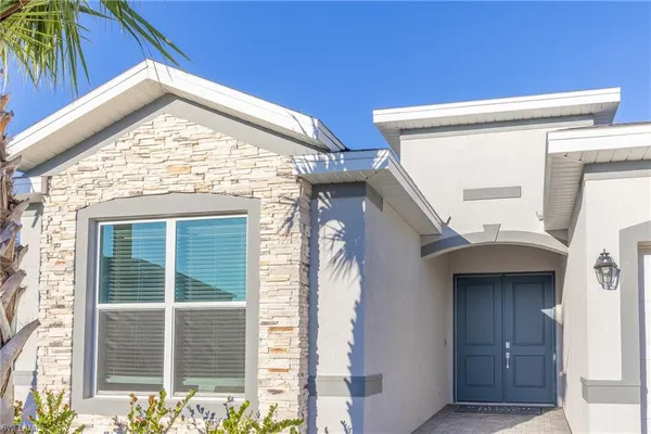 $565,950 | 17393 Stonehill Manor Drive, North Fort Myers, FL 33917