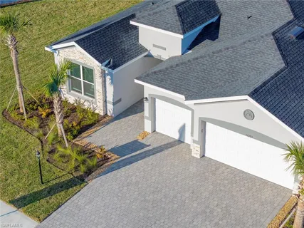 $569,950 | 17393 Stonehill Manor Drive, North Fort Myers, FL 33917