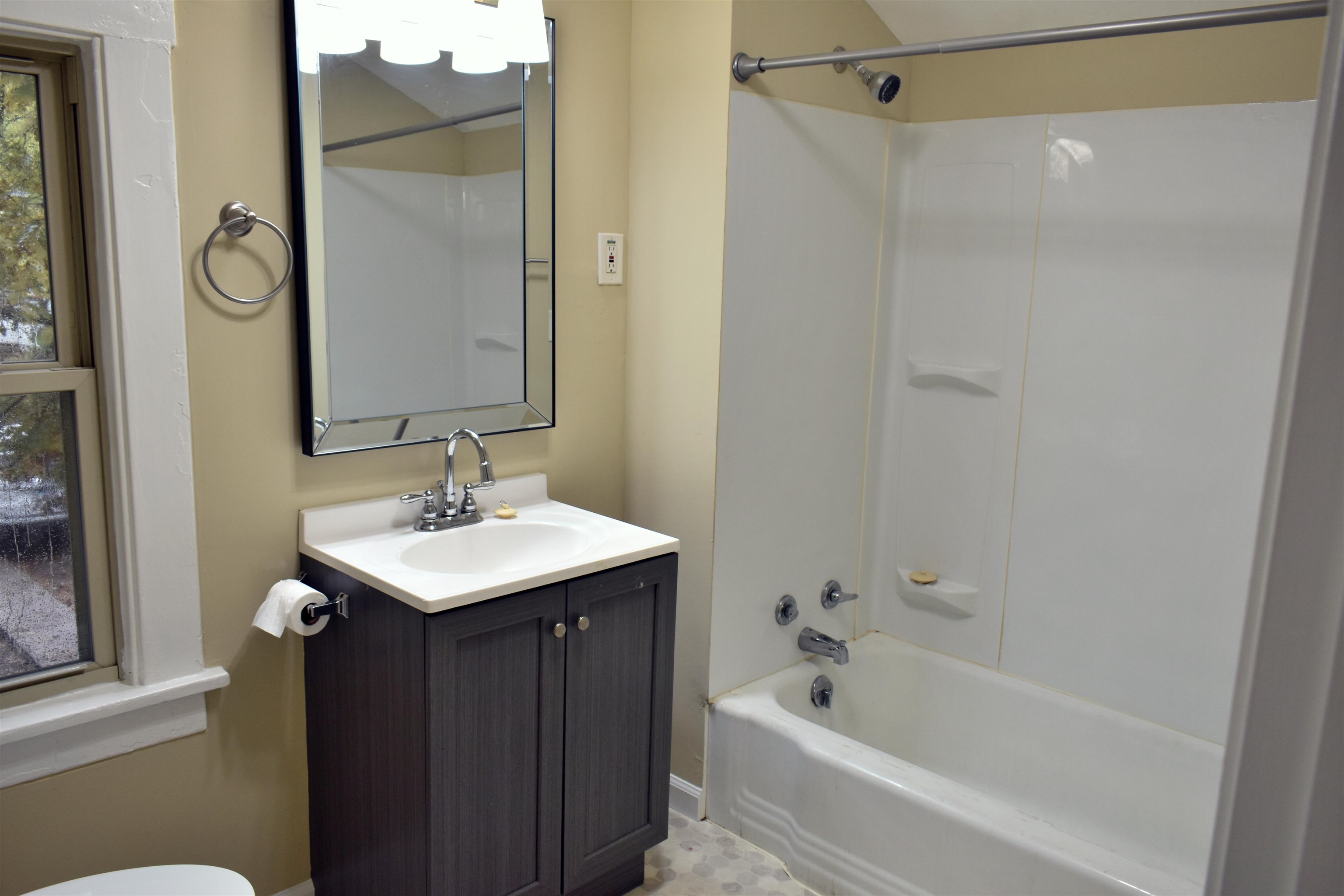 1922 Ridge Avenue Rockford, IL 61103 - Photo 11 of 15 Gallery Image 11