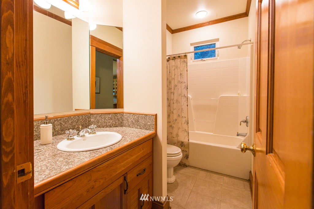 9735 Northeast 198th Street Bothell, WA 98011 - Photo 13 of 25 Gallery Image 13