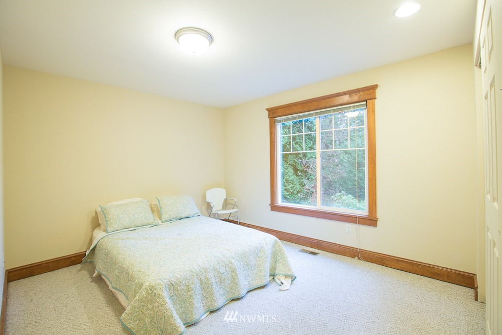 9735 Northeast 198th Street Bothell, WA 98011 - Photo 17 of 25 Gallery Image 17