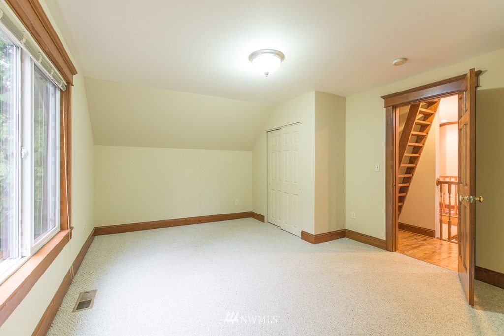 9735 Northeast 198th Street Bothell, WA 98011 - Photo 18 of 25 Gallery Image 18