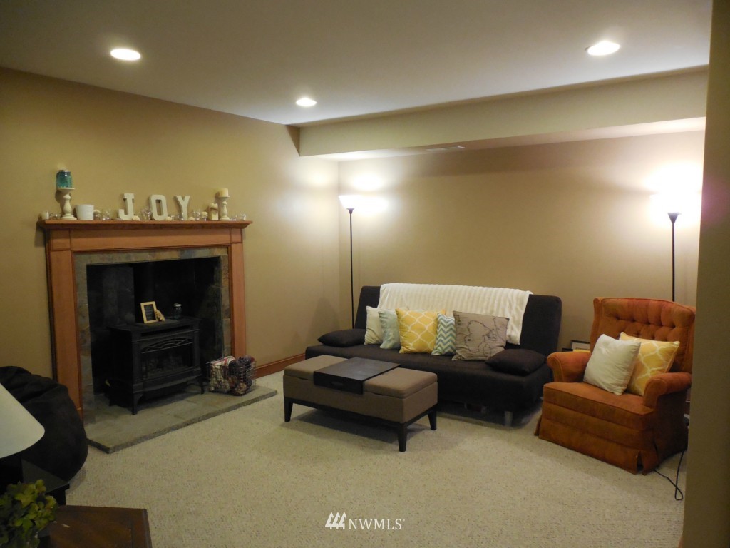 9735 Northeast 198th Street Bothell, WA 98011 - Photo 23 of 25 Gallery Image 23