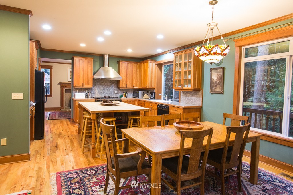 9735 Northeast 198th Street Bothell, WA 98011 - Photo 9 of 25 Gallery Image 9