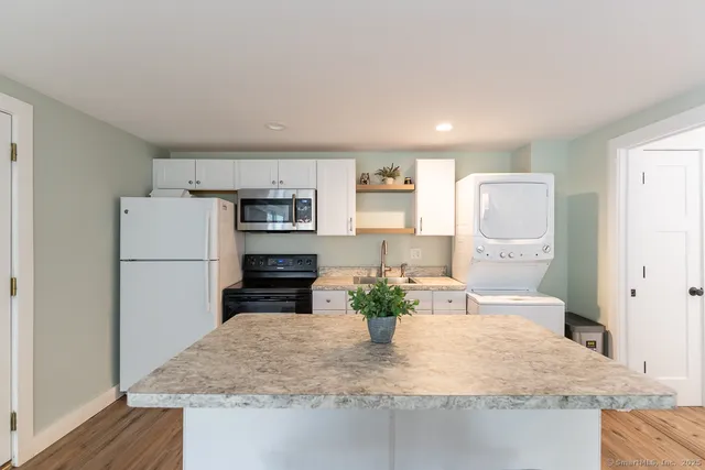 $1,125,000 | 147 Pequot Avenue, Groton, CT 06355