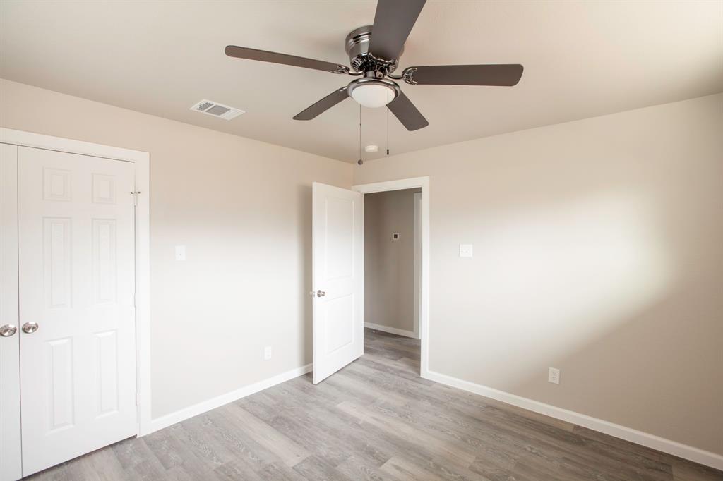 2386 Chart Drive Dallas, TX 75228 - Photo 15 of 40