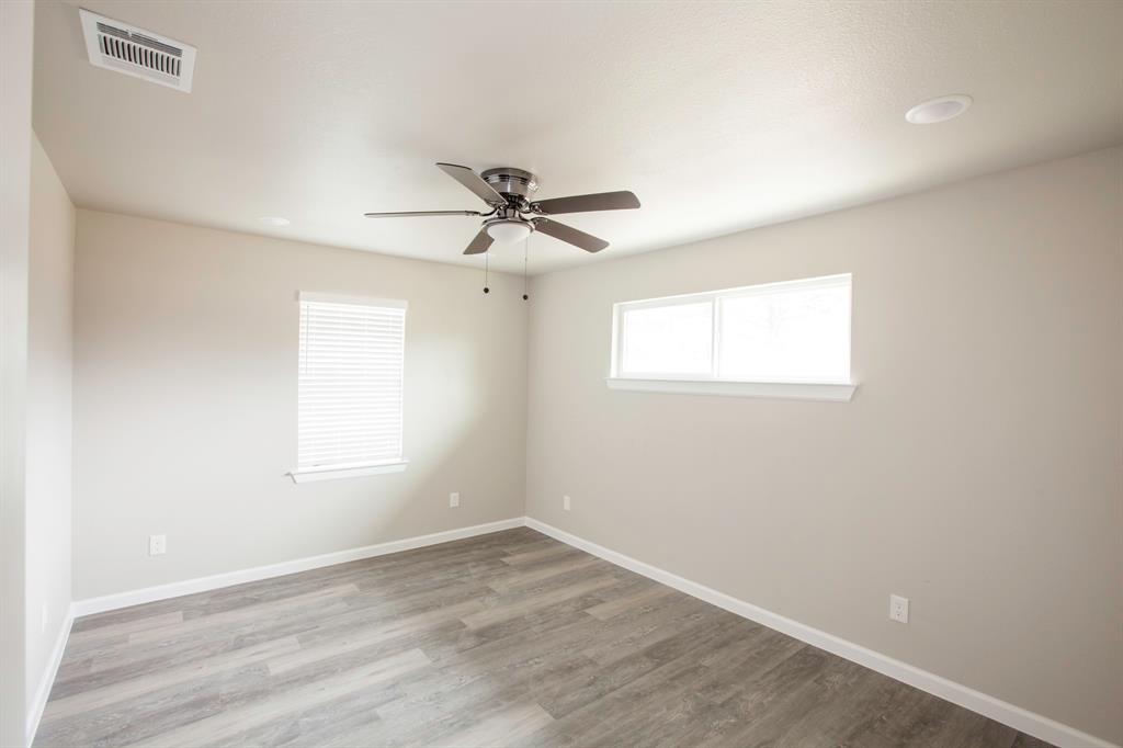 2386 Chart Drive Dallas, TX 75228 - Photo 18 of 40