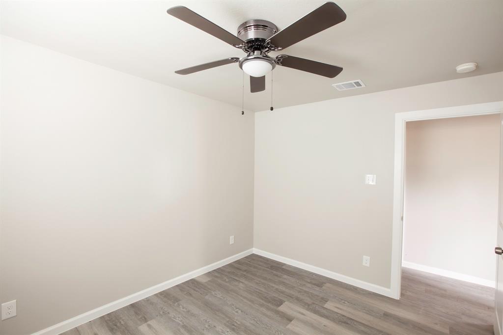 2386 Chart Drive Dallas, TX 75228 - Photo 2 of 40